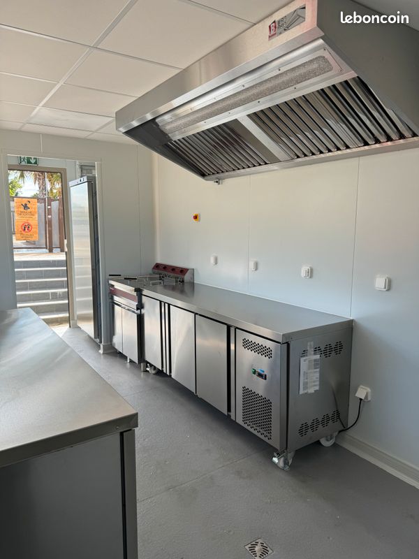 Σνακ μπαρ / μπαρ / κιόσκι / υπαίθριο καφέ σε κοντέινερ